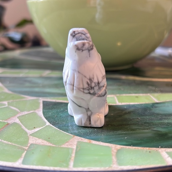 Howlite Wolf Healing Crystal - Picture 3 of 6